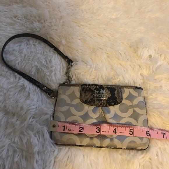 Coach classic C pattern faux snake wristlet - Picture 10 of 11